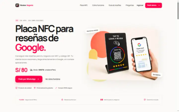 Portada real del sitio ReviewNegocio con una placa NFC y un teléfono